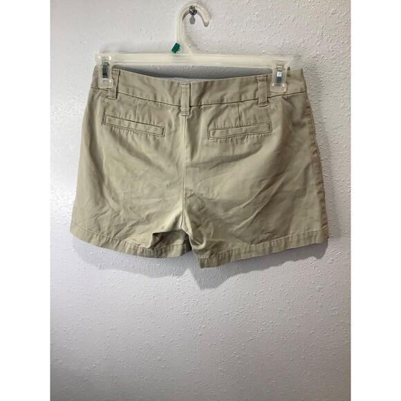 Womens Merona Shorts. Size 4. Khaki/Beige/Tan.  Great Condition. - Picture 1 of 4